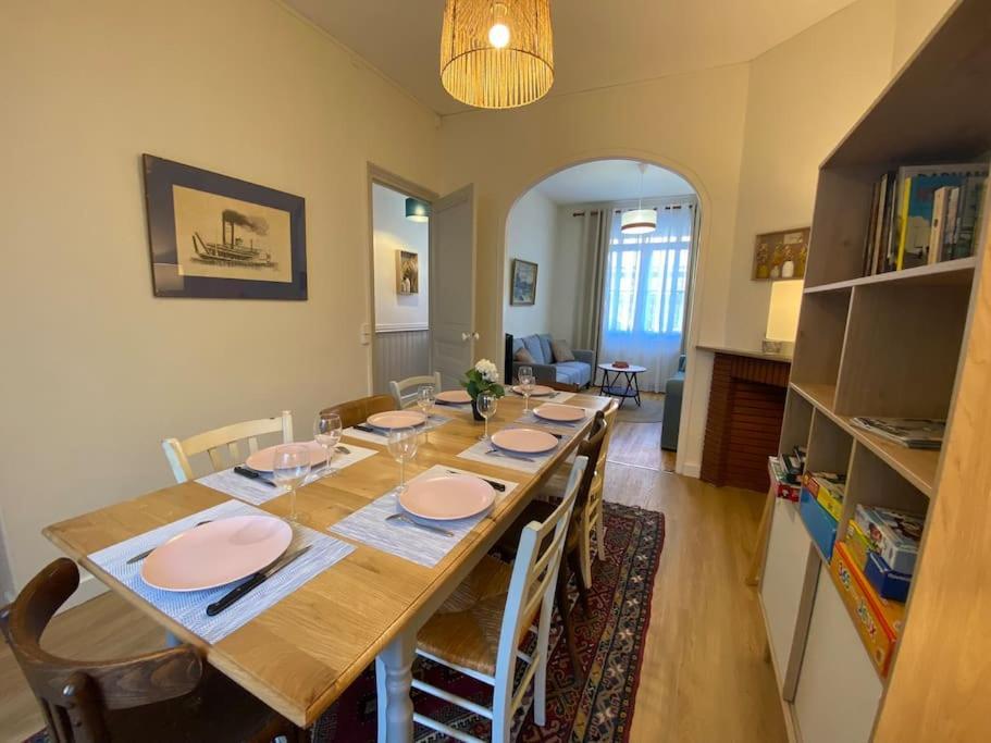Maison De Charme - 4 Chambres - Courette & Parking Gratuit أميا المظهر الخارجي الصورة