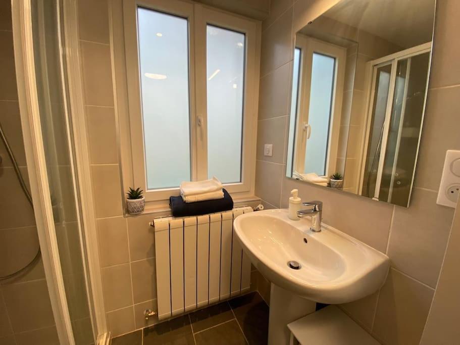 Maison De Charme - 4 Chambres - Courette & Parking Gratuit أميا المظهر الخارجي الصورة